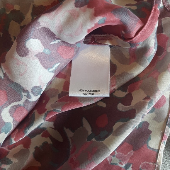 Banana Republic Blouse Size Small EUC - Picture 5 of 8